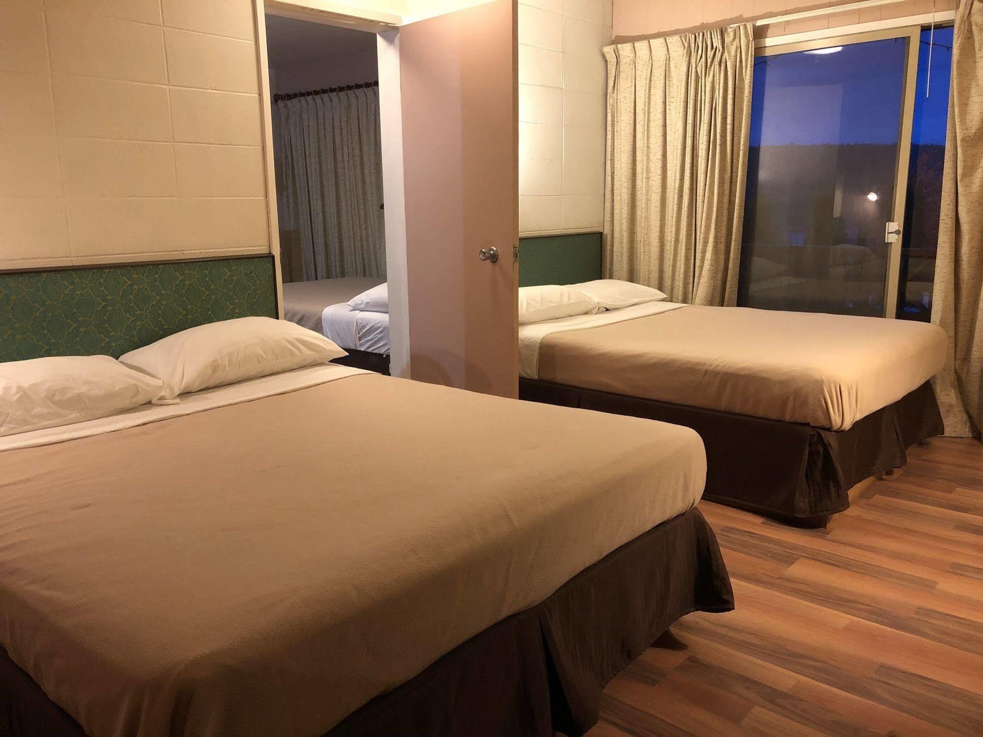 Holiday House Motel レディスミス エクステリア 写真